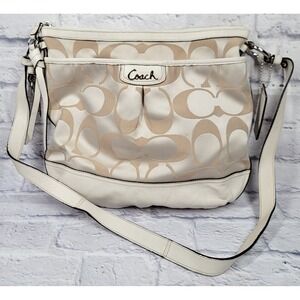 Vintage Coach Park Signature Shoulder Bag Beige Ivory Tan Crossbody Hobo F19740